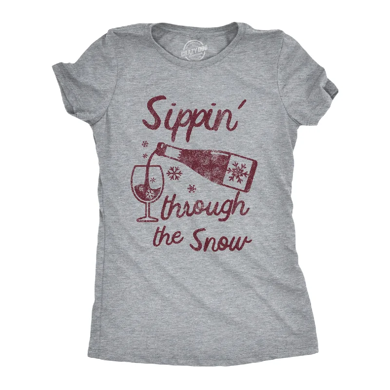 Retro Design Sippin Through The Snow Women's T Shirt