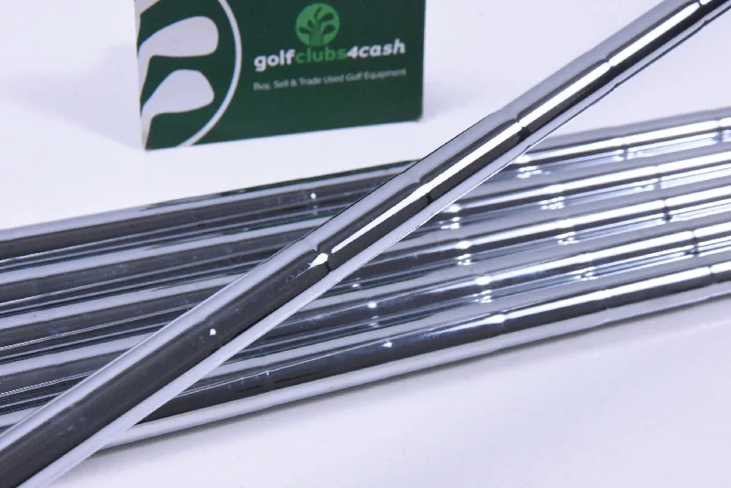 Soft Fabrics Dynamic Gold SL R300 Iron Shafts / Regular Flex / Set Of 6 / .370 Tip / Uncut Soft Fabrics Dynamic Gold SL R300 Iron Shafts / Regular Flex / Set Of 6 / .370 Tip / Uncut