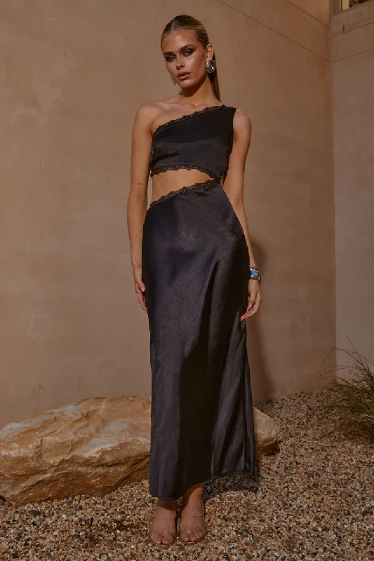 Weekend Style ALTA LONG MIDI DRESS - BLACK