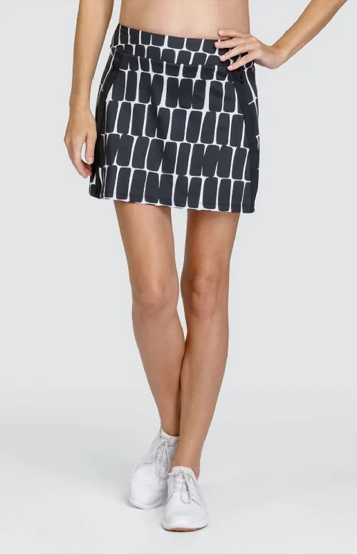 Boutique Recommendation Women's Mckay 17" Skort In Checkered Geo
