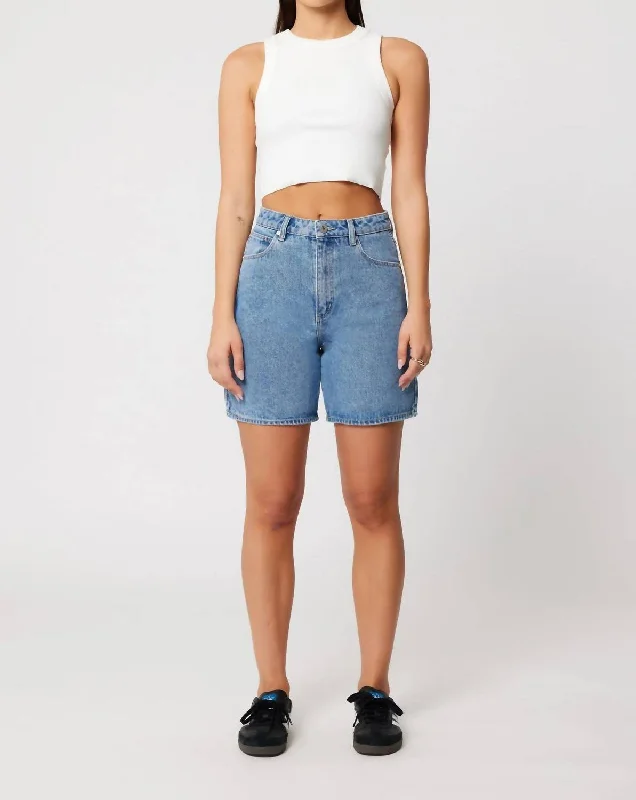 Minimal Comfort Carrie Short In Naomi