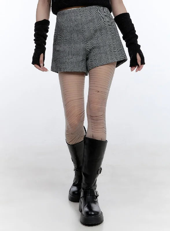 Soft Textures Herringbone Print Shorts CD416