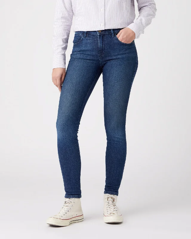 High-end atmosphere Wrangler Womens Body Bespoke Skinny Jeans - Footloose