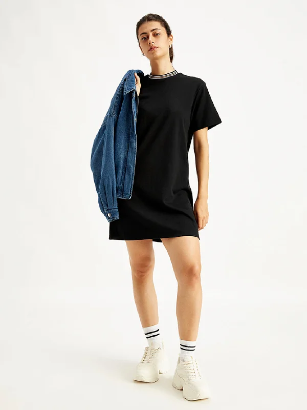 Versatile Wear Women's Solid Black Crew Neck Dress