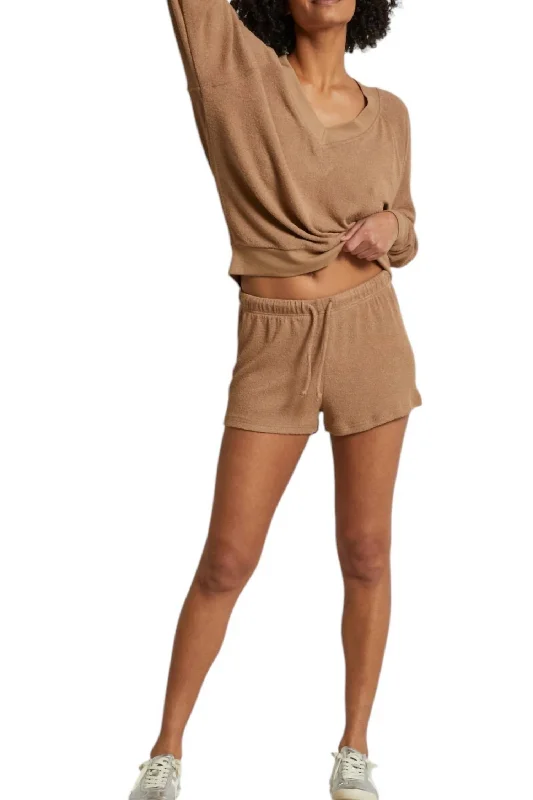 Knitted Design Clapton Short In Walnut