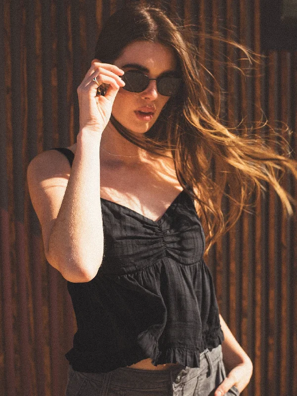 Street Show-off Style Day By The Bay Top - Black