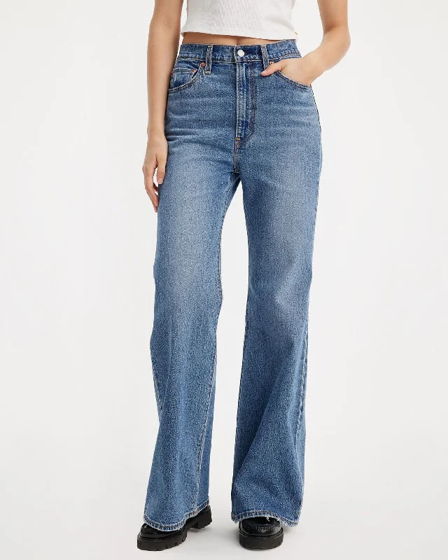 Street Charm Levi's® Womens Ribcage Bells Flared Jeans - Sonoma Walks