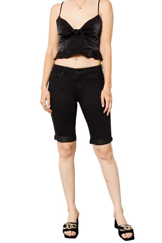 Outdoor Trend Mid Rise Bermuda Short In Black