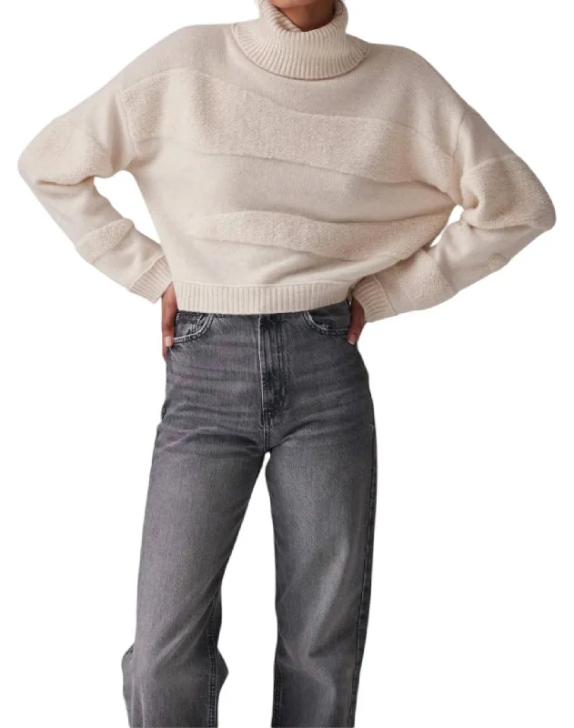 Exquisite Embroidery Cotton Plushy Stitch Sweater In Beige