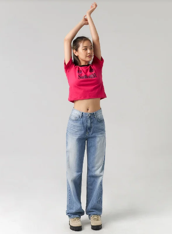 Sweet breath Straight Leg Jeans CU329