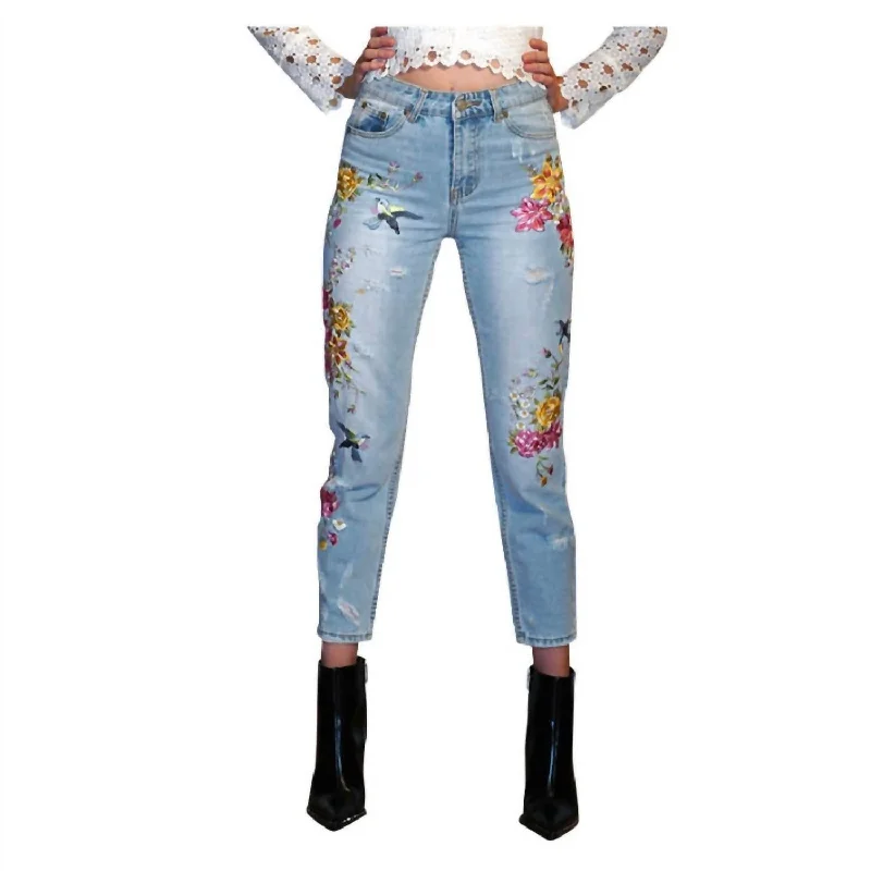 Street Sports Shoes Jardin Embroidered Jeans In Light Blue